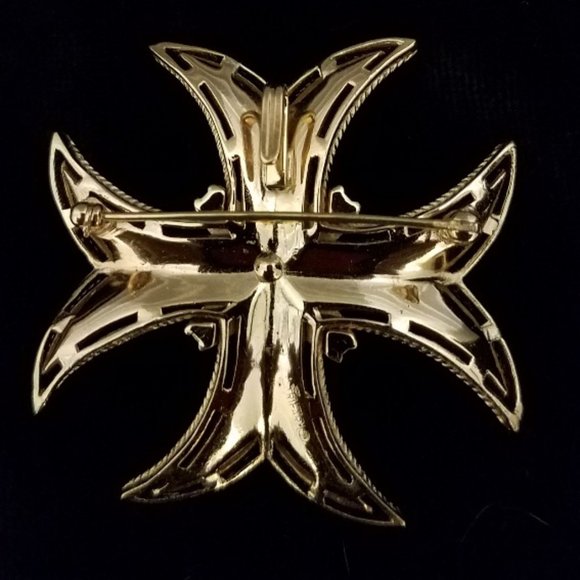 Vintage Trifari Maltese Cross Brooch - Picture 2 of 5